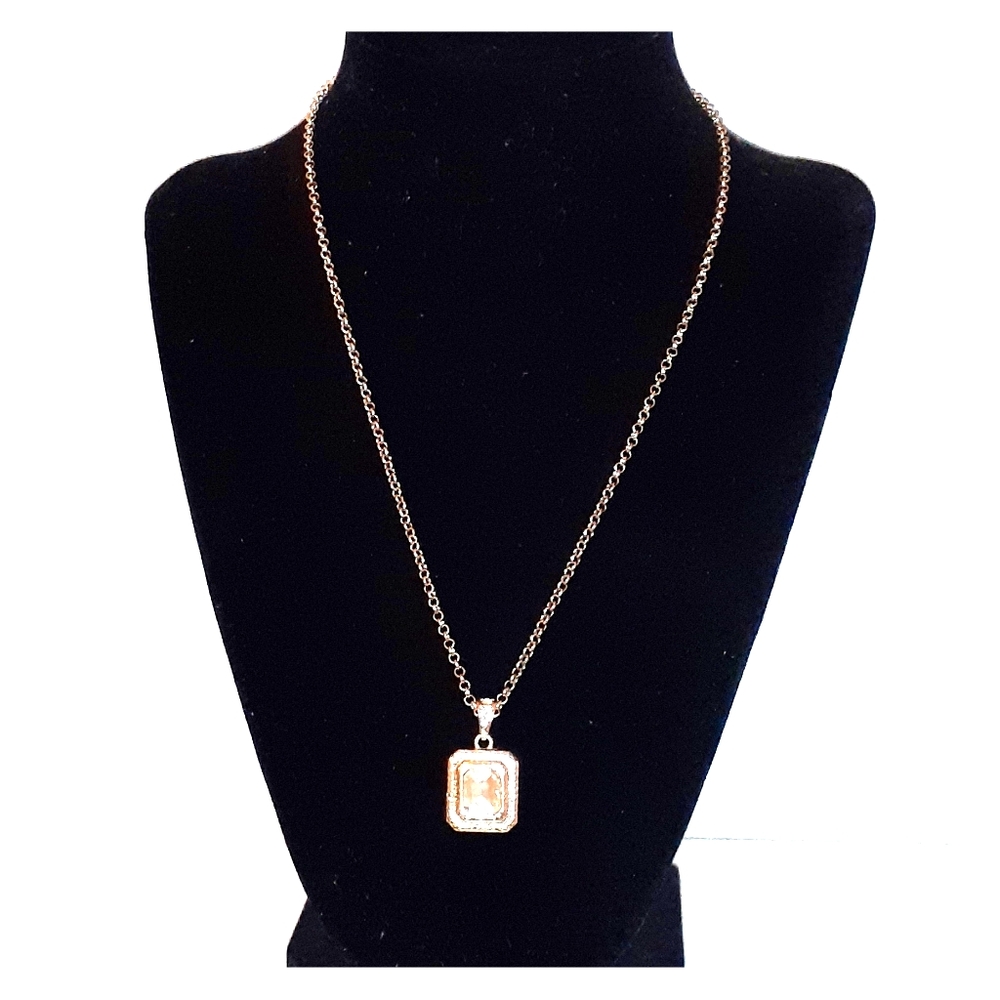 Necklace beautiful accent and statement piece